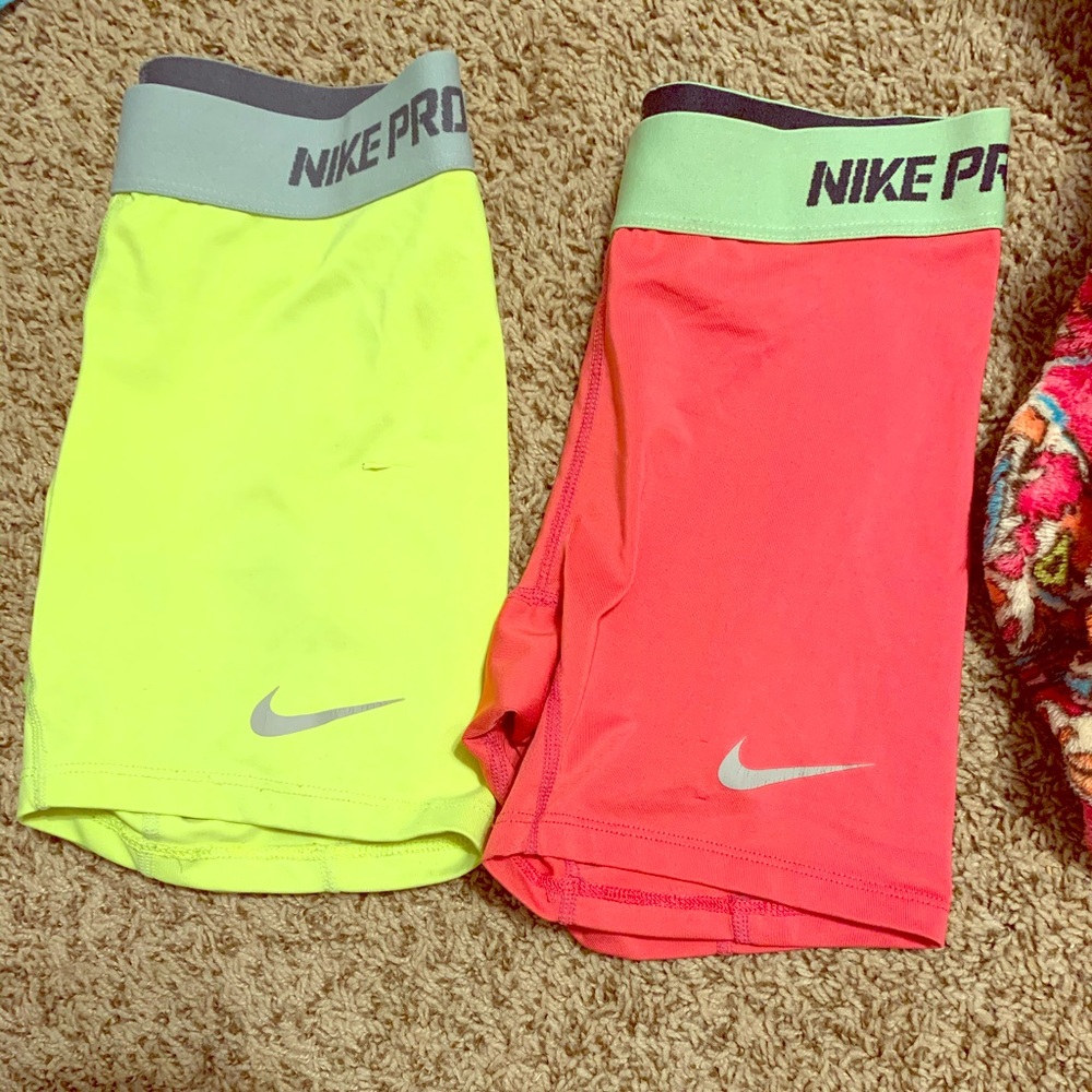 Neon Nike pro set